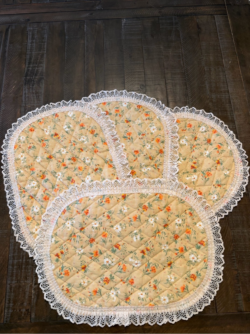 Vintage Floral Cottagecore Quilted Lace Trim Placemats Set of 4
